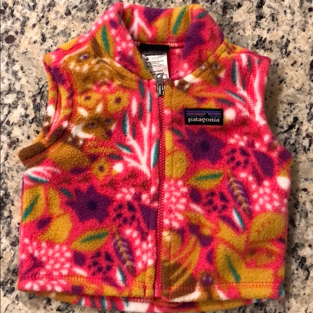 Patagonia baby girls print fleece vest